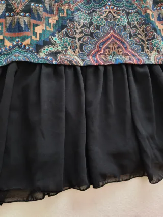 Vestido estampado con volante gasa