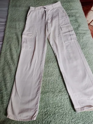 Pantalones cargo beige