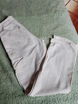 Pantalones cargo beige