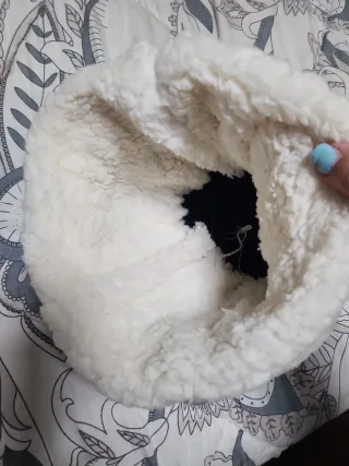 Gorro de lana multicolor con pompón