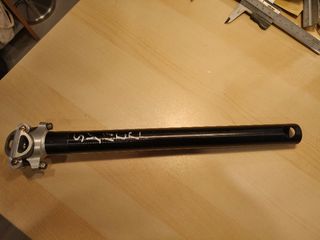 Tija Syncros 26,8mm x 330mm Hardcore Negra