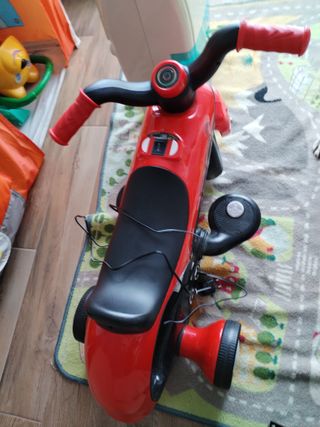 Moto de batería roja para niños
