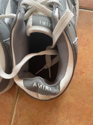Zapatillas Amiri Grises y Blancas