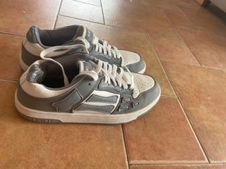 Zapatillas Amiri Grises y Blancas