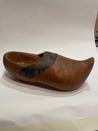 Zueco tradicional de madera tallada, original 50’s