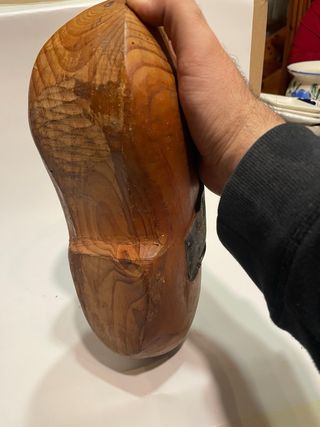 Zueco tradicional de madera tallada, original 50’s