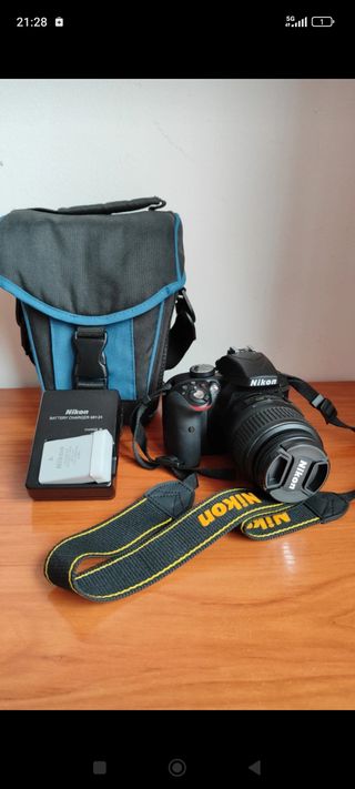 Cámara Nikon D3300 + Accesorios