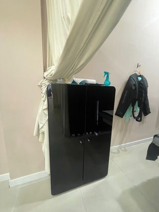 Armario moderno cristal y plástico