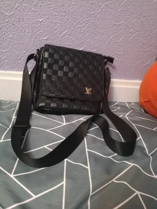 Bandolera Louis Vuitton Negra