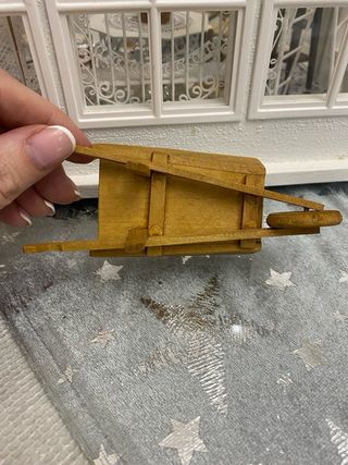 Carrettina per casa delle bambole in miniatura in stile rustico