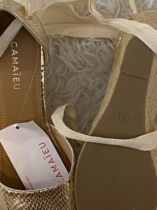 Valencianas doradas Camaieu talla 38