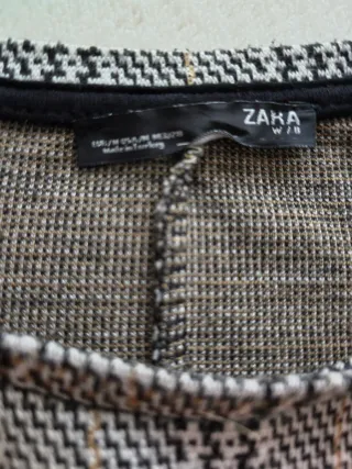 Vestido cuadros flores bordadas gris rosa