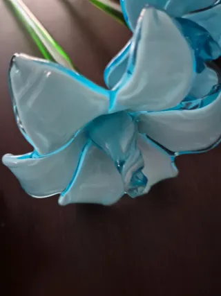 Fiori di vetro di Murano blu e trasparenti