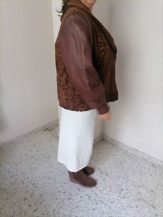 Elegante cazadora astracán y piel vintage