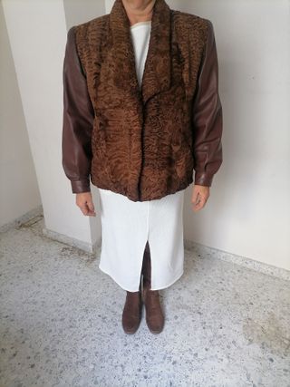 Elegante cazadora astracán y piel vintage