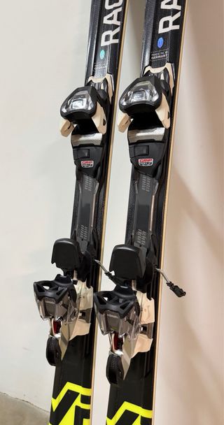 Esquís VOLKL RACETIGER SC 2020 + Fijaciones Motion