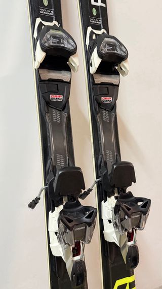 Esquís VOLKL RACETIGER SC 2020 + Fijaciones Motion
