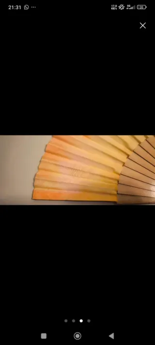 2 abanicos uno lila y otro naranja