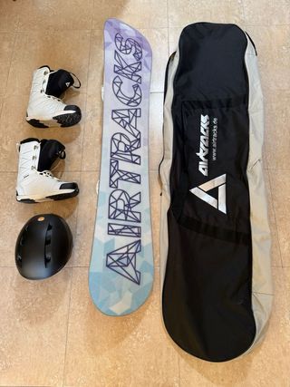Tabla Snowboard + Botas + Casco + Funda
