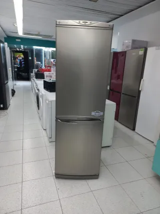 Nevera combi plateada a+ lg 190,cm Nofrost