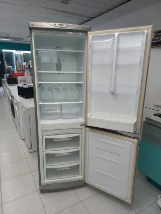 Nevera combi plateada a+ lg 190,cm Nofrost