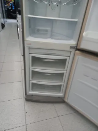 Nevera combi plateada a+ lg 190,cm Nofrost