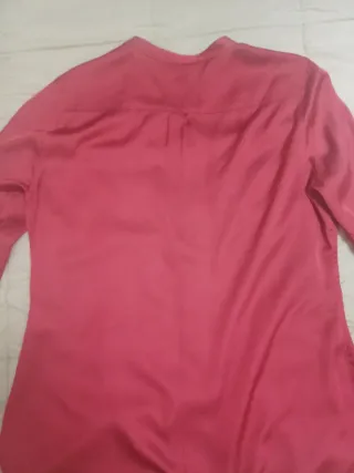 Blusa elegante Zendra color oxydo roja talla S