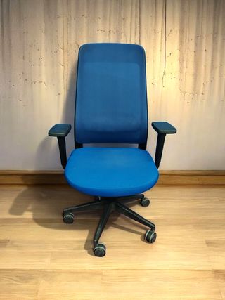 Silla ergonómica azul