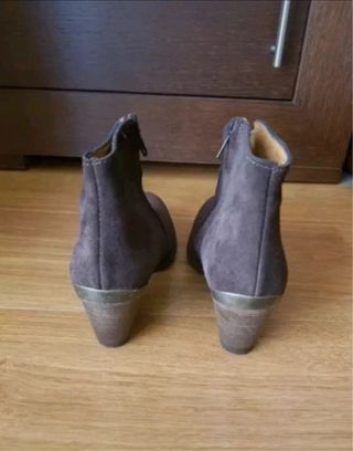 Botines de piel marrones