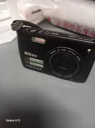 Cámara Nikon COOLPIX S4200 Negra
