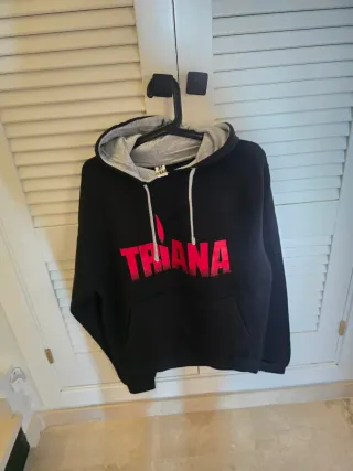 Sudadera Negra con Capucha Triana