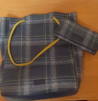 Conjunto bolso shopper y billetera cuadros