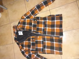 Chaqueta Zara cuadros naranja y negro