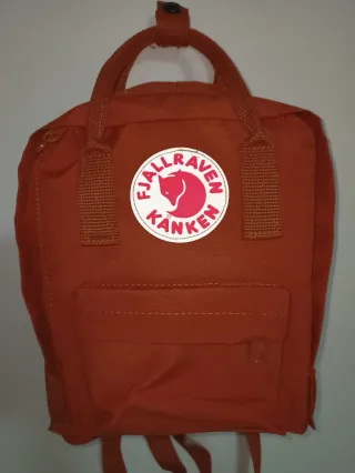 Mochila Fjallraven Kanken pequeña sin estrenar