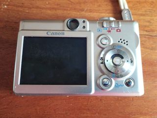 Cámara Canon Ixus 50 + Accesorios