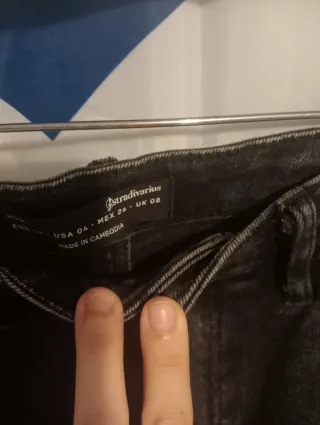 Pantalón Stradivarius Gris