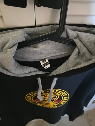 Sudadera Negra Cobra Kai Strike First Hard