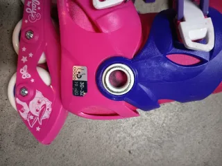 Patines en línea niña rosas y azules