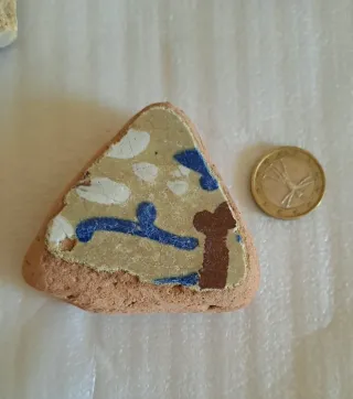 Frammenti mattonelle levigate dal mare