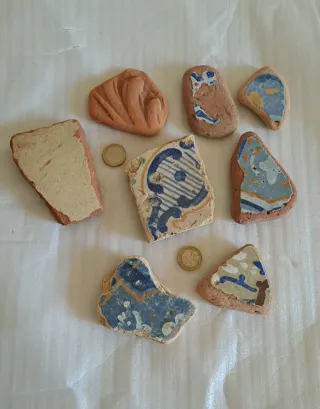 Frammenti mattonelle levigate dal mare