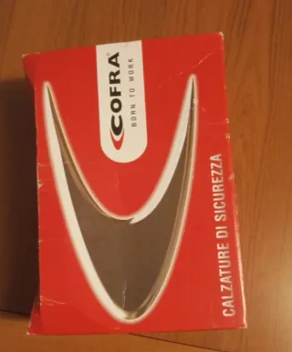 Zapatos de seguridad COFRA negros y rojos número42