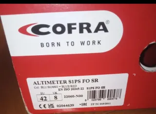 Zapatos de seguridad COFRA negros y rojos número42