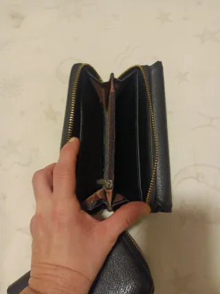 Lote 2 Carteras Negras y Doradas