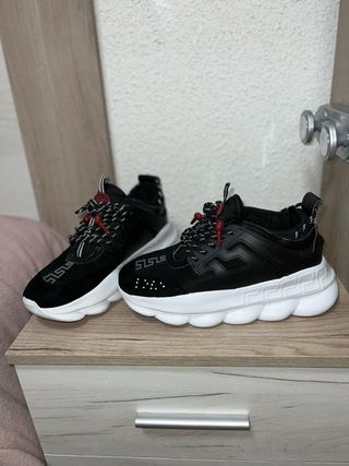 Zapatillas Versace Chain Negras y Blancas