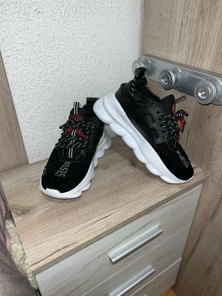 Zapatillas Versace Chain Negras y Blancas