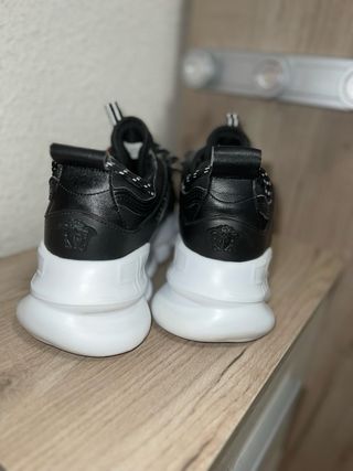 Zapatillas Versace Chain Negras y Blancas