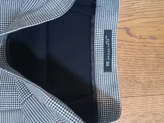 Falda con volante a cuadros