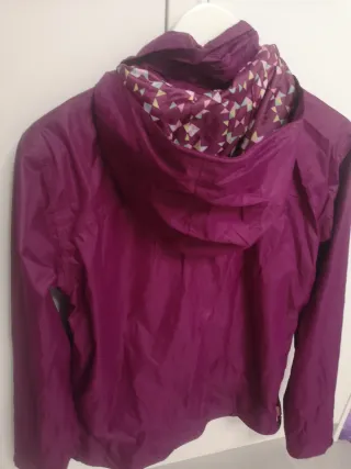 Cortavientos mujer Boriken morado y rosa