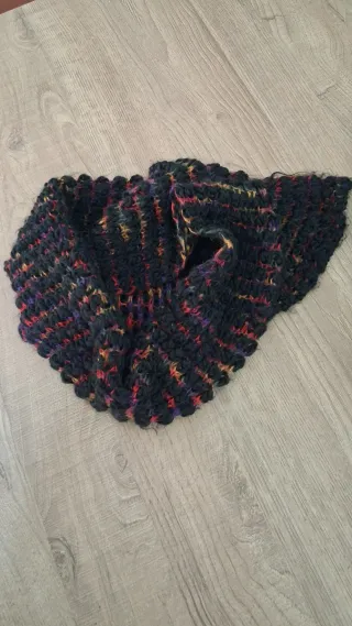 Scaldacollo multindosso+ 1  nero in regalo