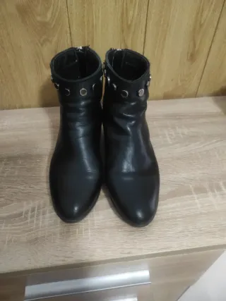 Lote botín de Hispanitas Piel y botín negro